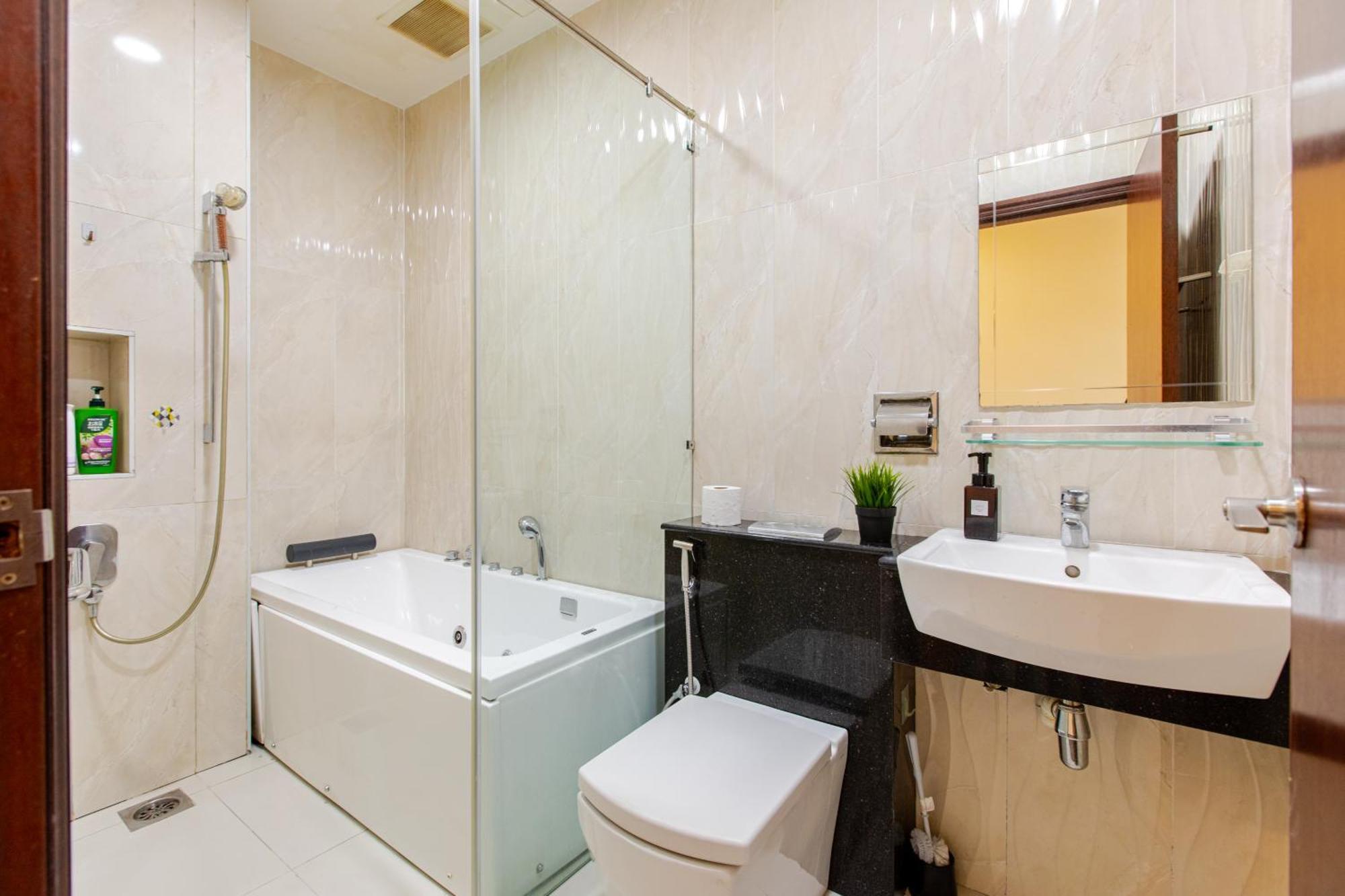 Paragon Suites Studios With Private Jacuzzi Near Ciq Rts Johor Bahru Zewnętrze zdjęcie