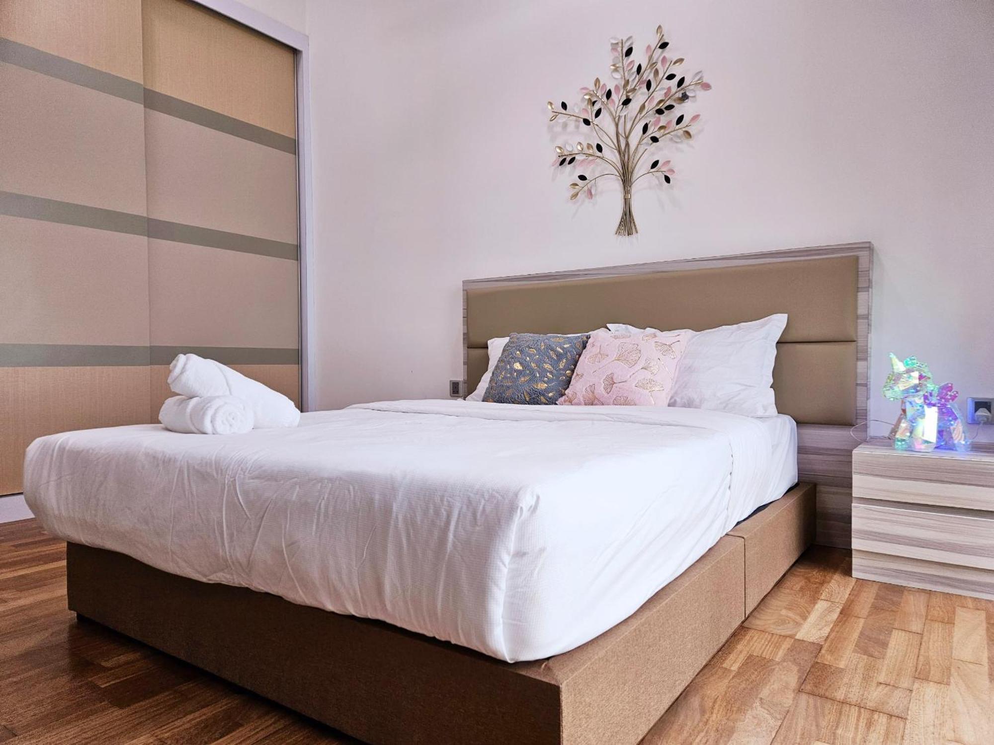 Paragon Suites Studios With Private Jacuzzi Near Ciq Rts Johor Bahru Zewnętrze zdjęcie