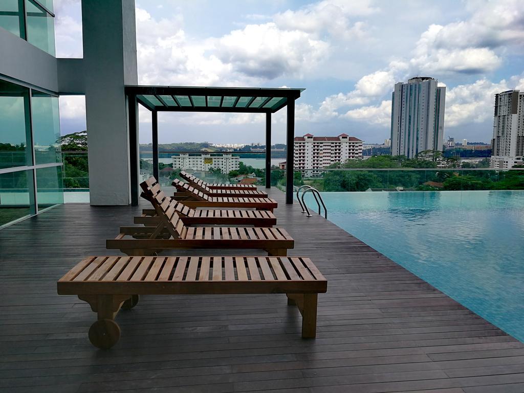 Paragon Suites Studios With Private Jacuzzi Near Ciq Rts Johor Bahru Zewnętrze zdjęcie