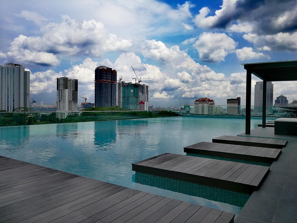 Paragon Suites Studios With Private Jacuzzi Near Ciq Rts Johor Bahru Zewnętrze zdjęcie