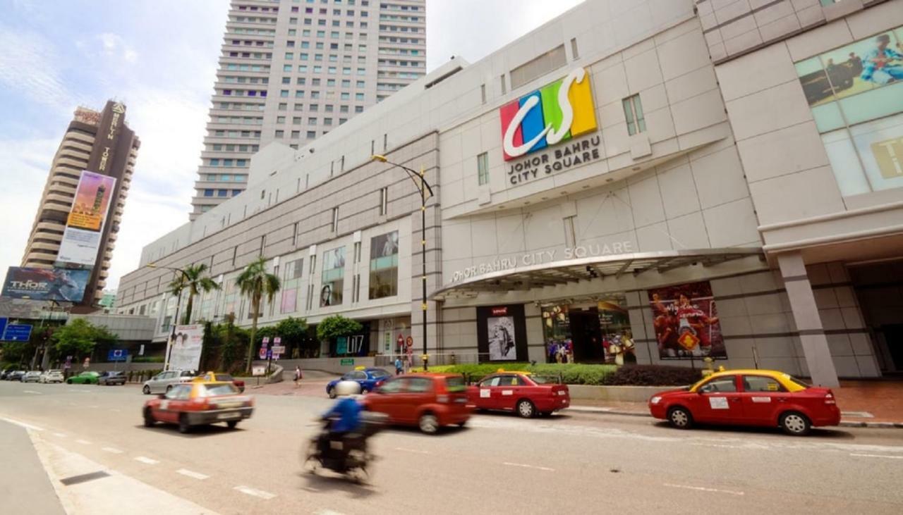 Paragon Suites Studios With Private Jacuzzi Near Ciq Rts Johor Bahru Zewnętrze zdjęcie